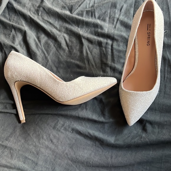 Sparkly sliver Call it spring heels pump 7 1/2 - Picture 6 of 6